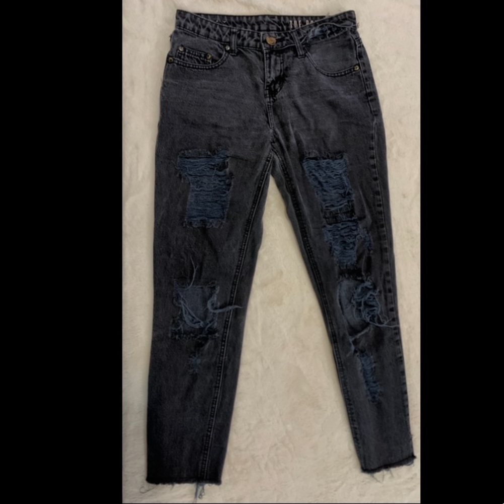 Destroyed boyfriend jeans
